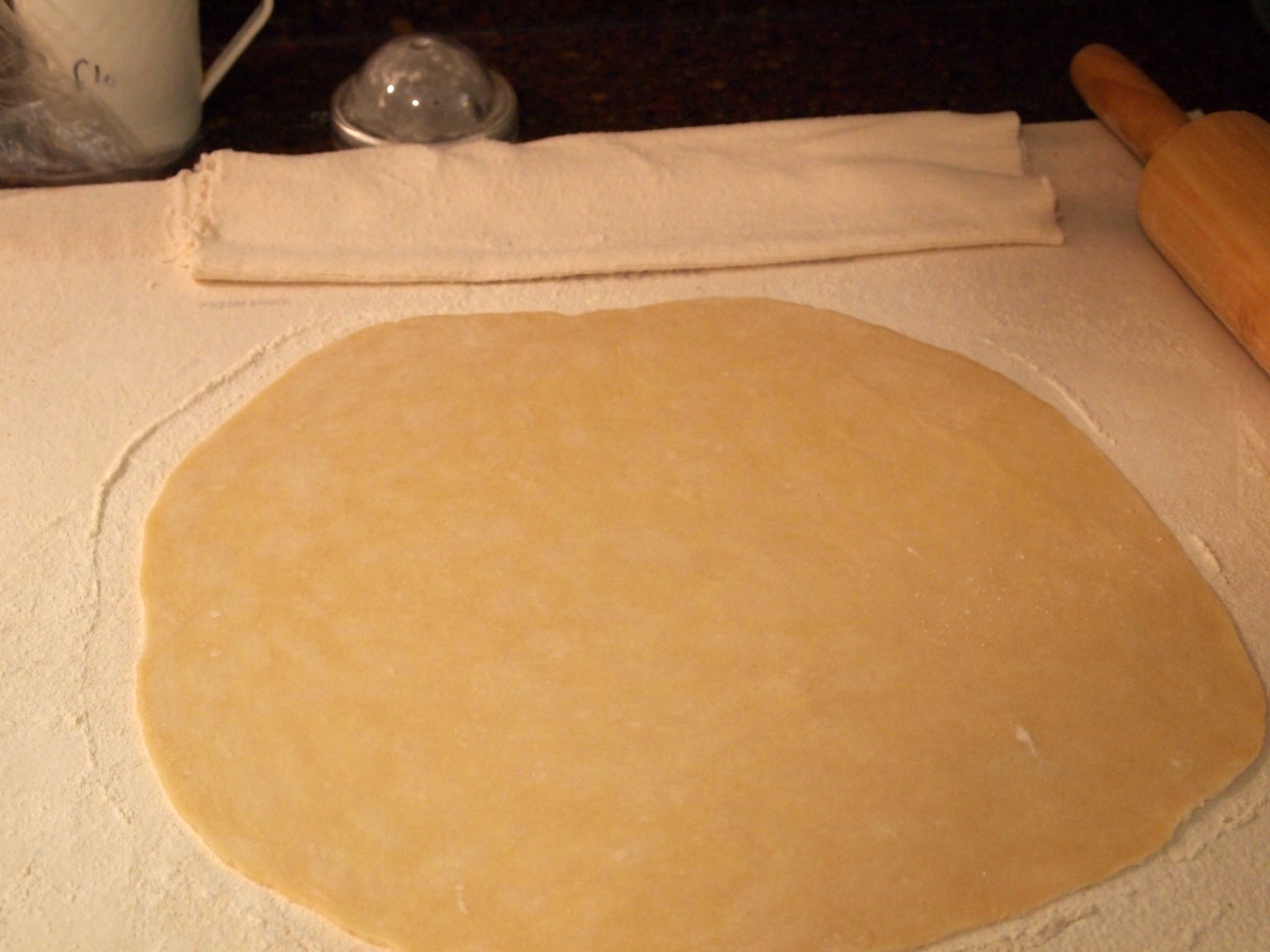 pastry crust for a strawberry rhubarb apple pie
